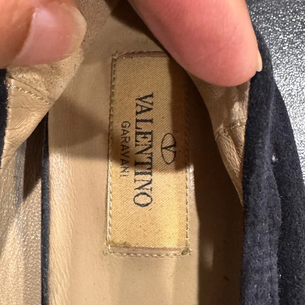 Valentino Garavani Black rosette Flats Elegant Comfort 8.5/38.5 made in Italy